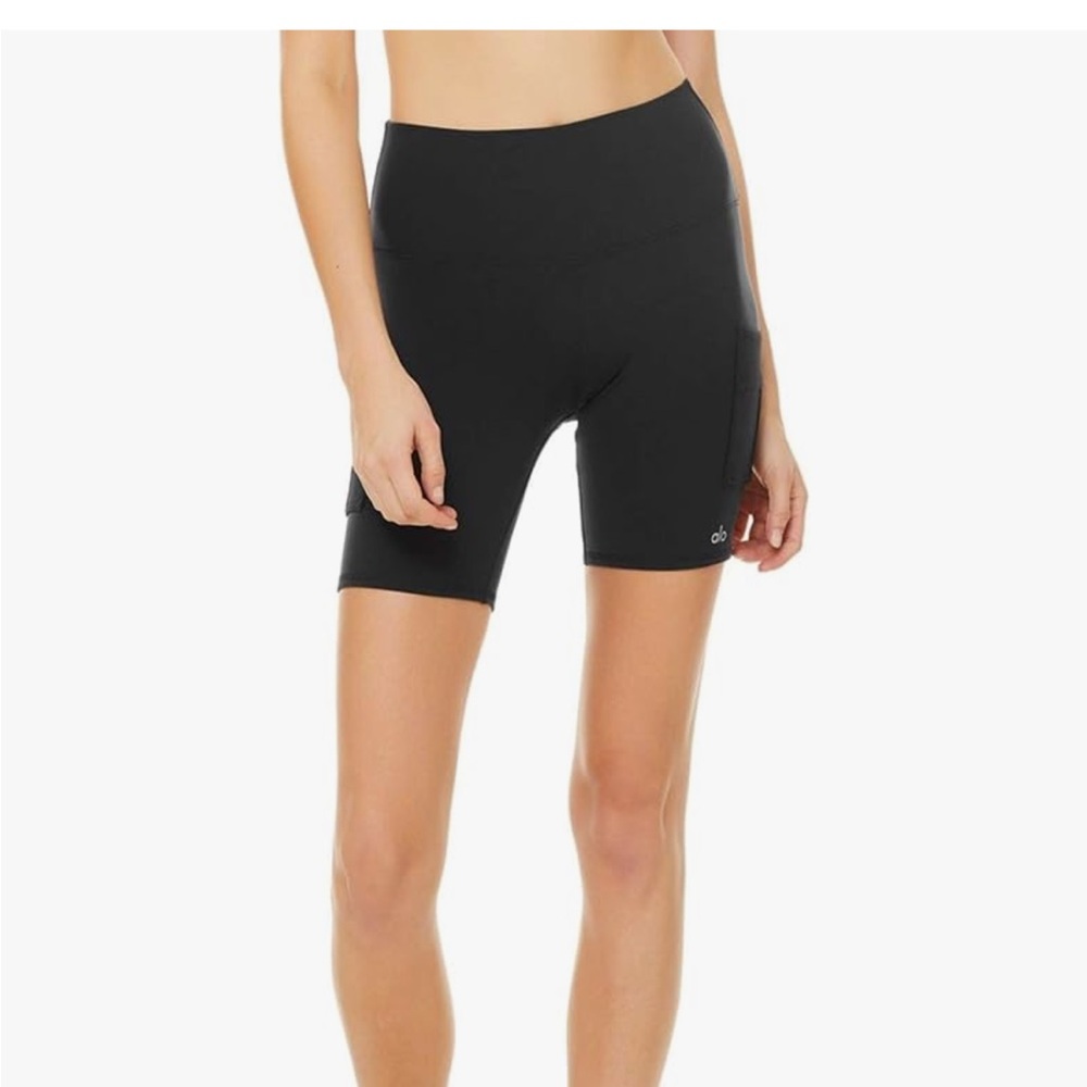 Alo Yoga high waist biker cargo shorts